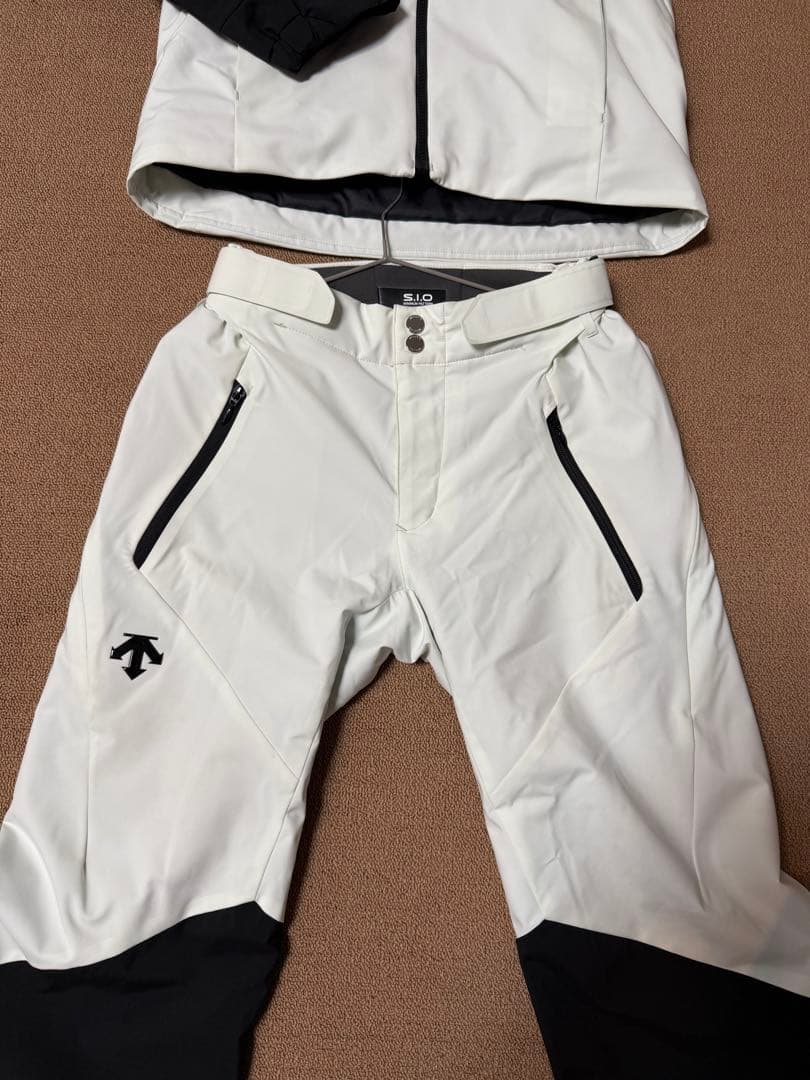 DESCENTE デサント S.I.O スキー ウェア M 2025モデル 美品