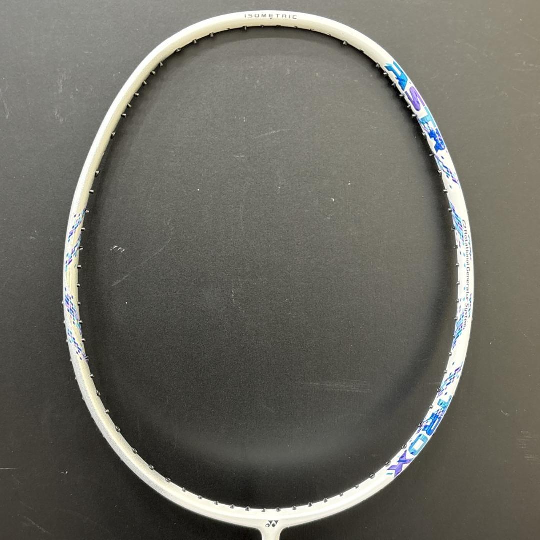 YONEX　ASTROX　02　CLEAR　バトミントンラケット　ガット無し