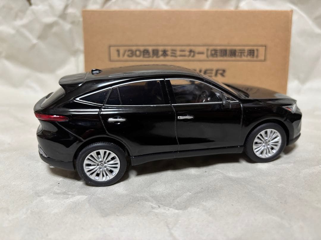 ハリアー　カラーサンプル ミニカー　ブラック　専用箱付
