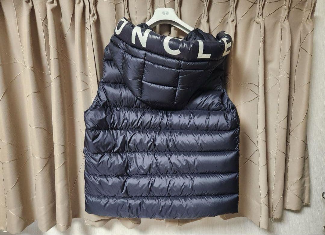 出品７日まで‼️定価１７万‼️早い者勝ち‼️MONCLER MONTREUIL ５