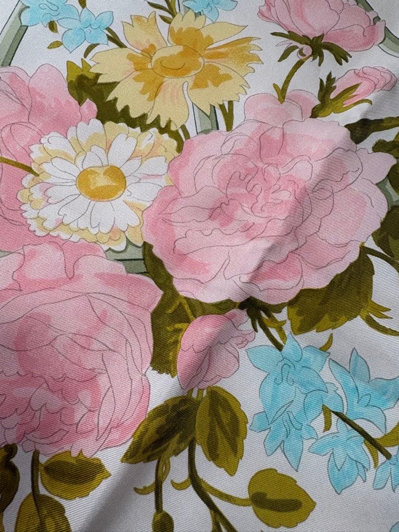 Hermès 花柄 シルクスカーフ 88×80cm
