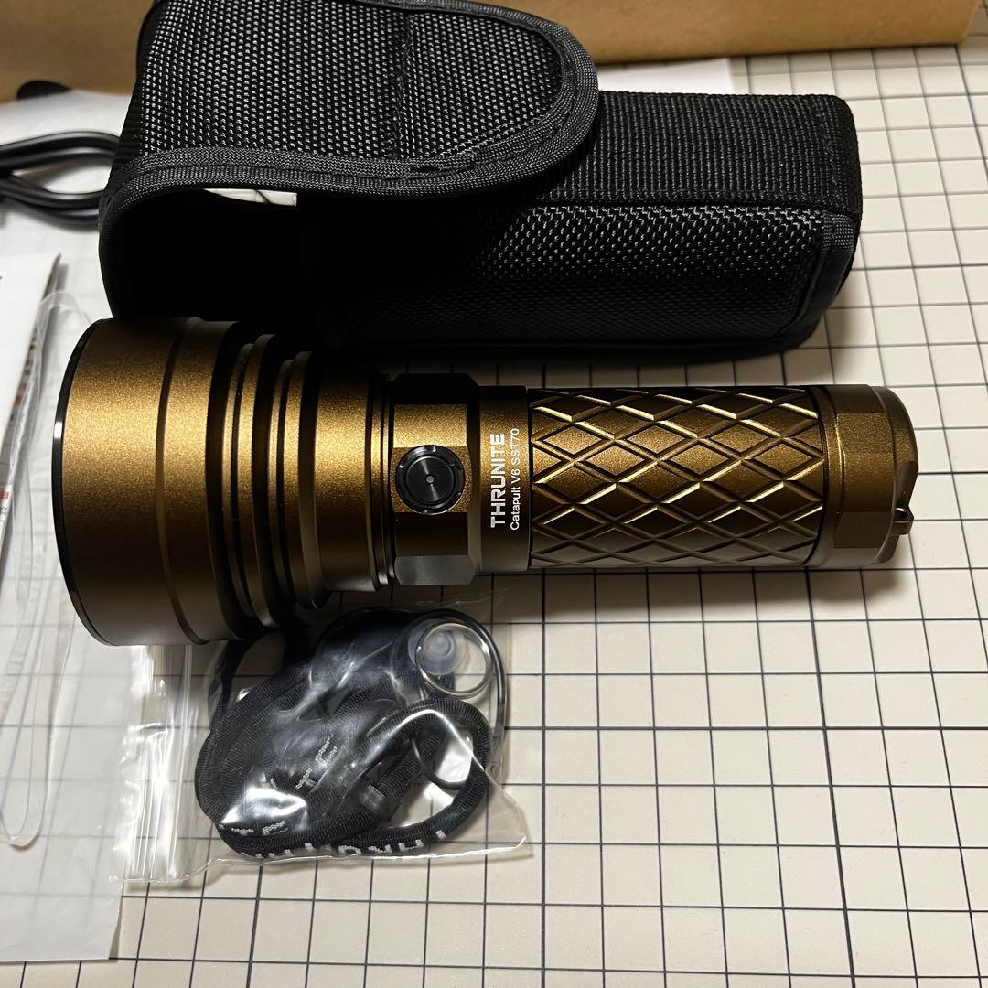 超希少ミリタリーカラー⭐️新品　ThruNite Catapult V6 CW