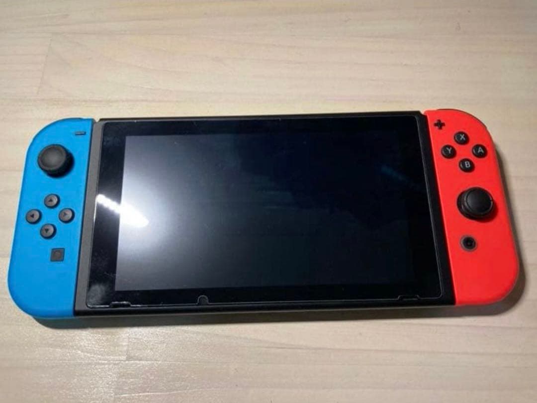 Nintendo Switch本体【スマブラ・マリオカート8付】