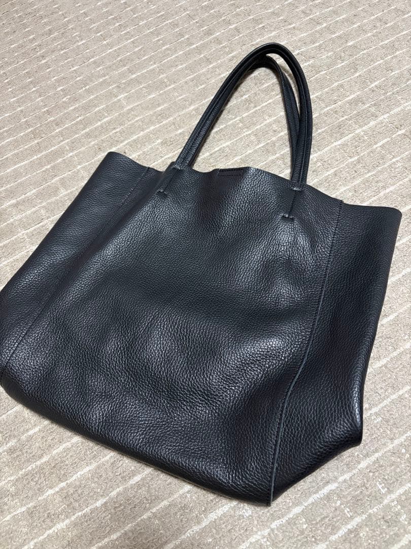 【洋服の青山】ジウディブラックレザー トートバッグ　通勤通学　メンズ男女兼用　黒