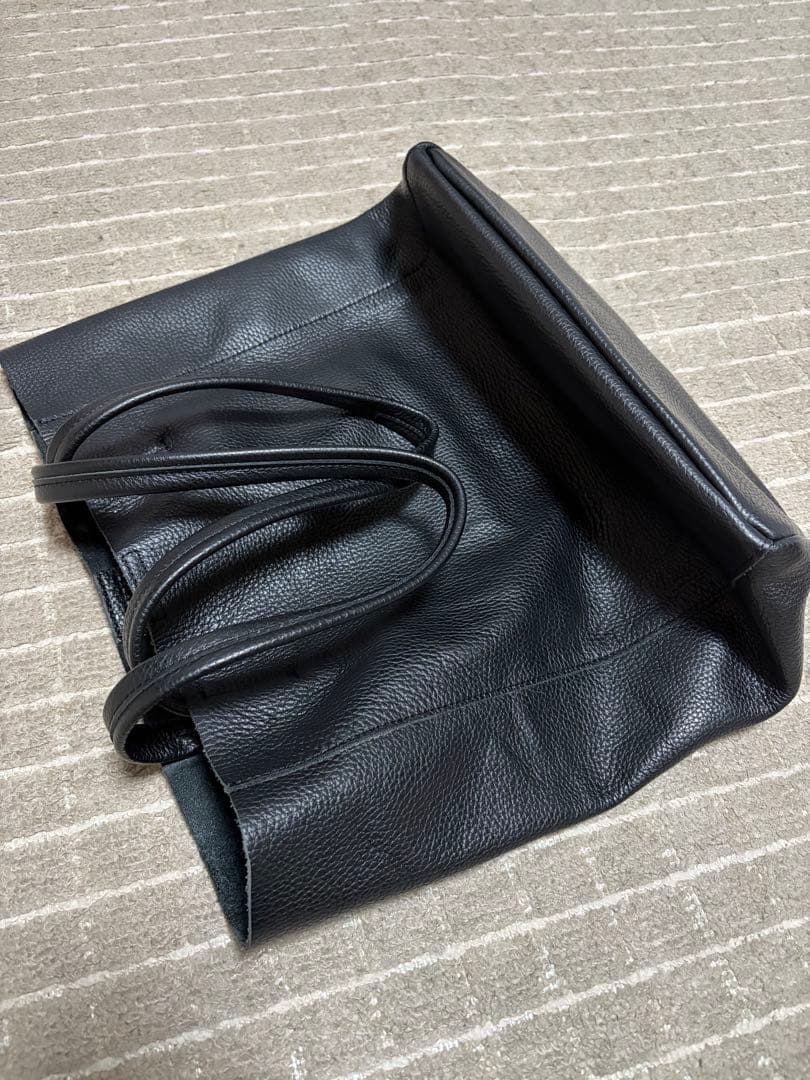 【洋服の青山】ジウディブラックレザー トートバッグ　通勤通学　メンズ男女兼用　黒