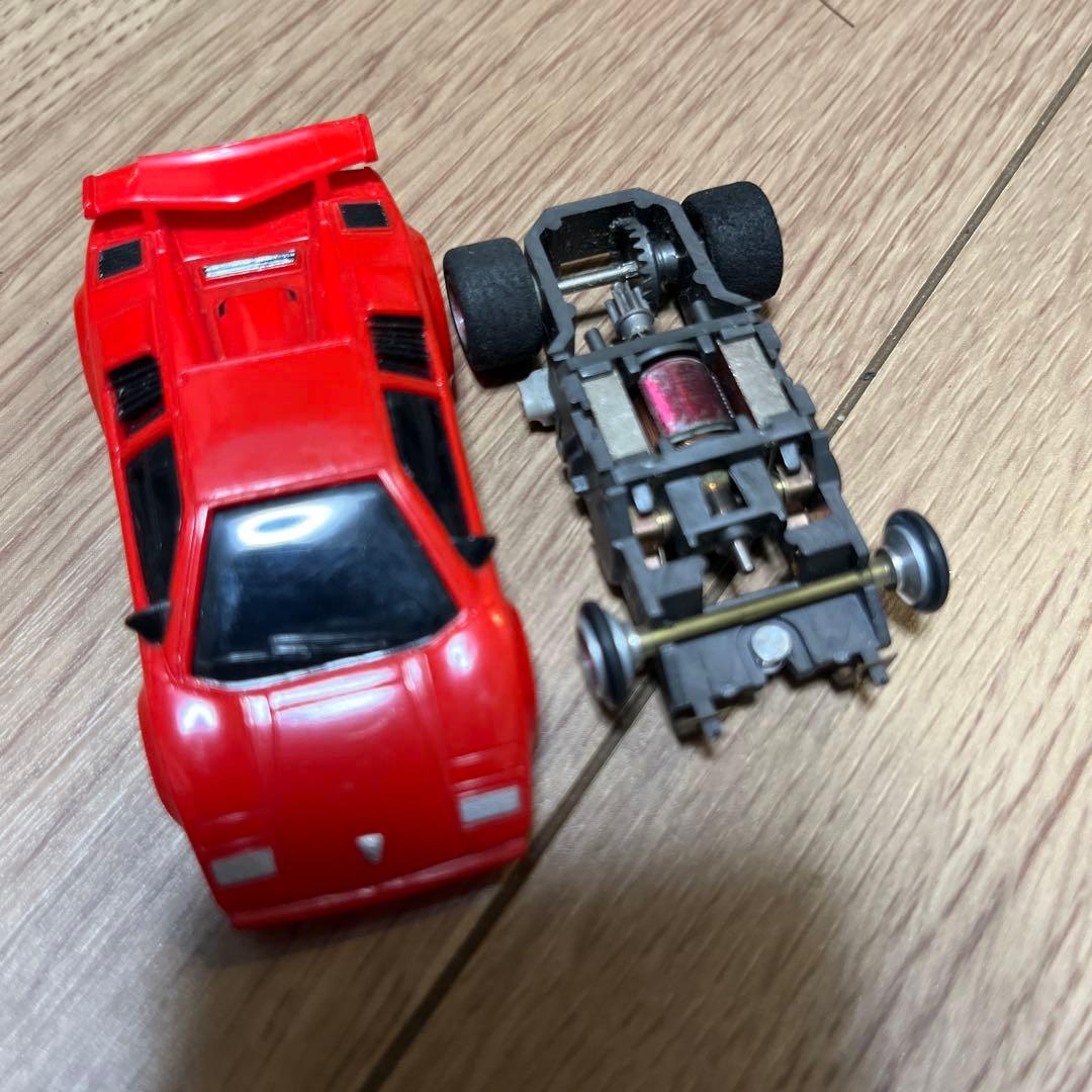 ★出品3月まで　4台 HOスロットカー フェラーリ チューンナップカウンタック