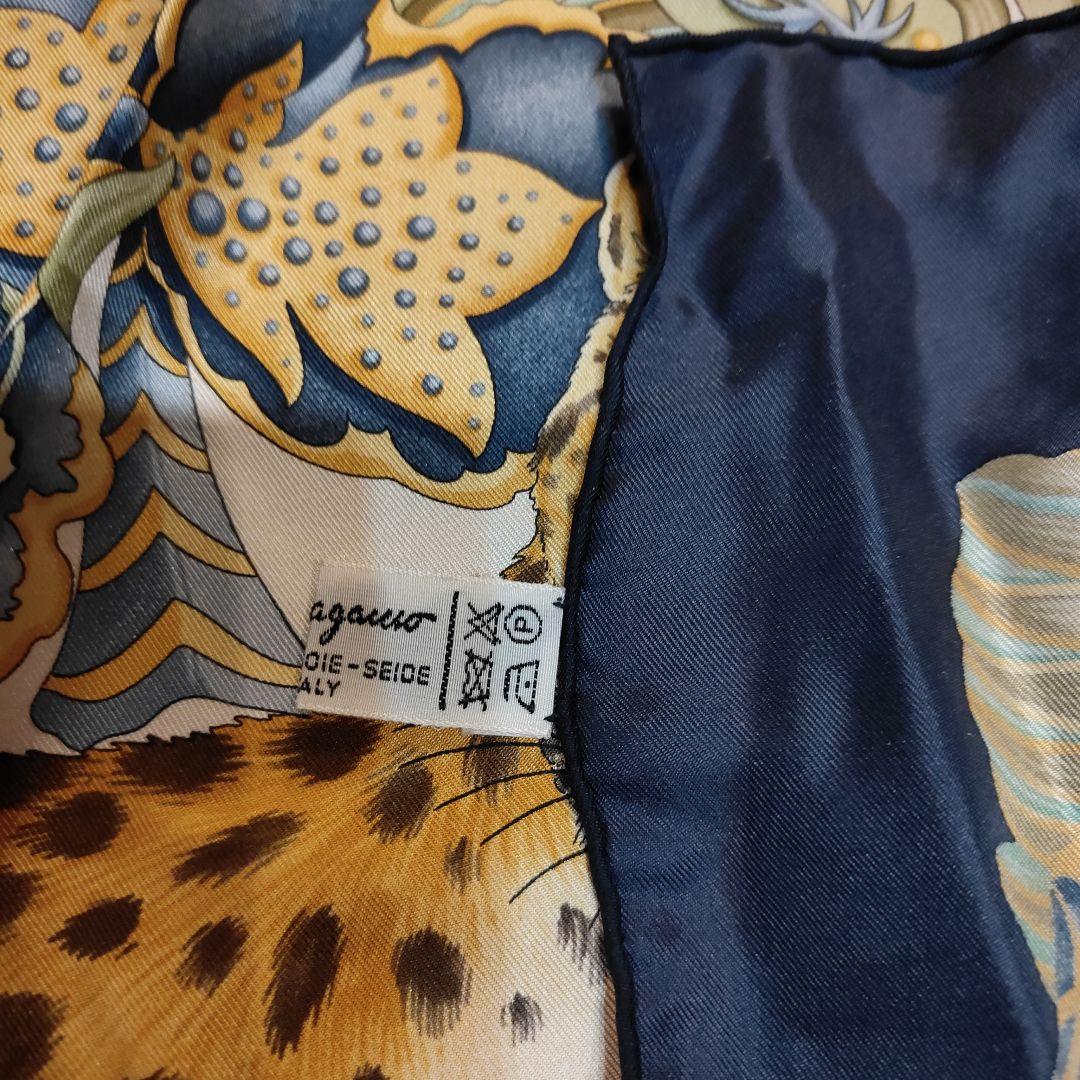 Salvatore Ferragamo ネイビーシルクスカーフ ヒョウ柄86cm