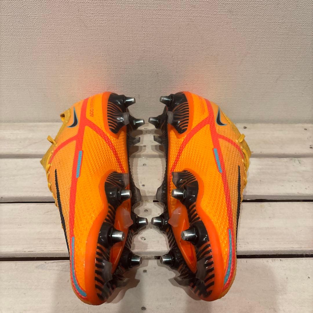 サッカースパイクナイキファントムgt