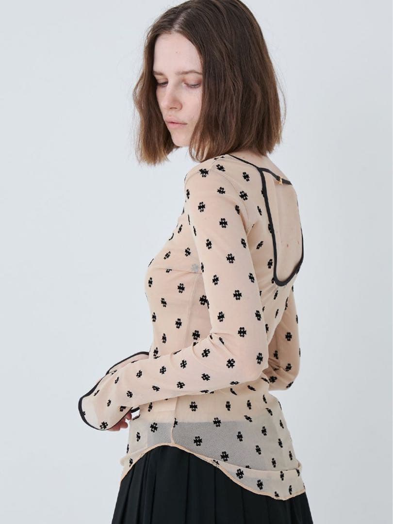 【美品】SORIN ソリン スワンレイクロングスリーブトップ