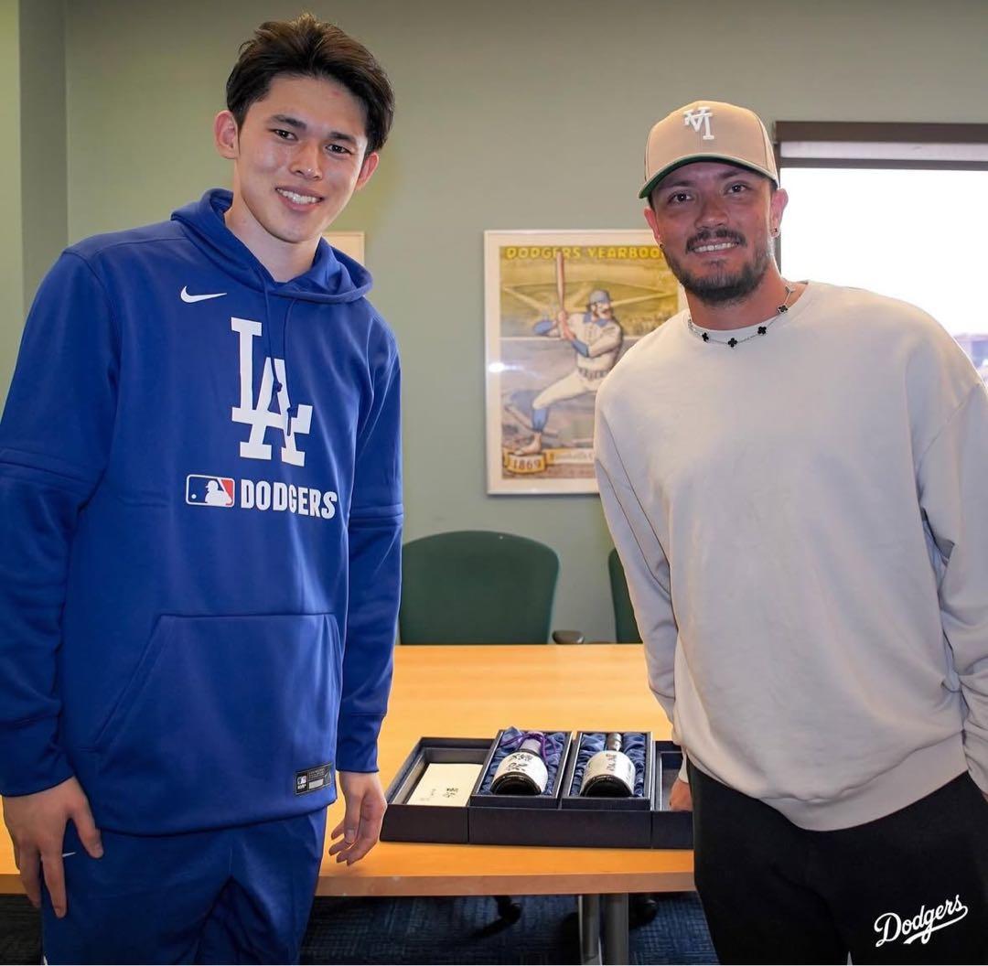ナイキ　ドジャース　パーカー　MLB公式　ゆにはフォーム　大谷翔平　キャップ