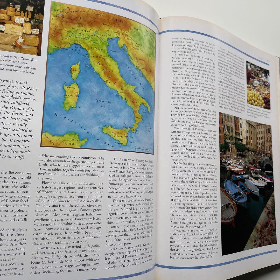 洋書「THE WORLD ′S  FINEST FOOD」世界の料理・大型本