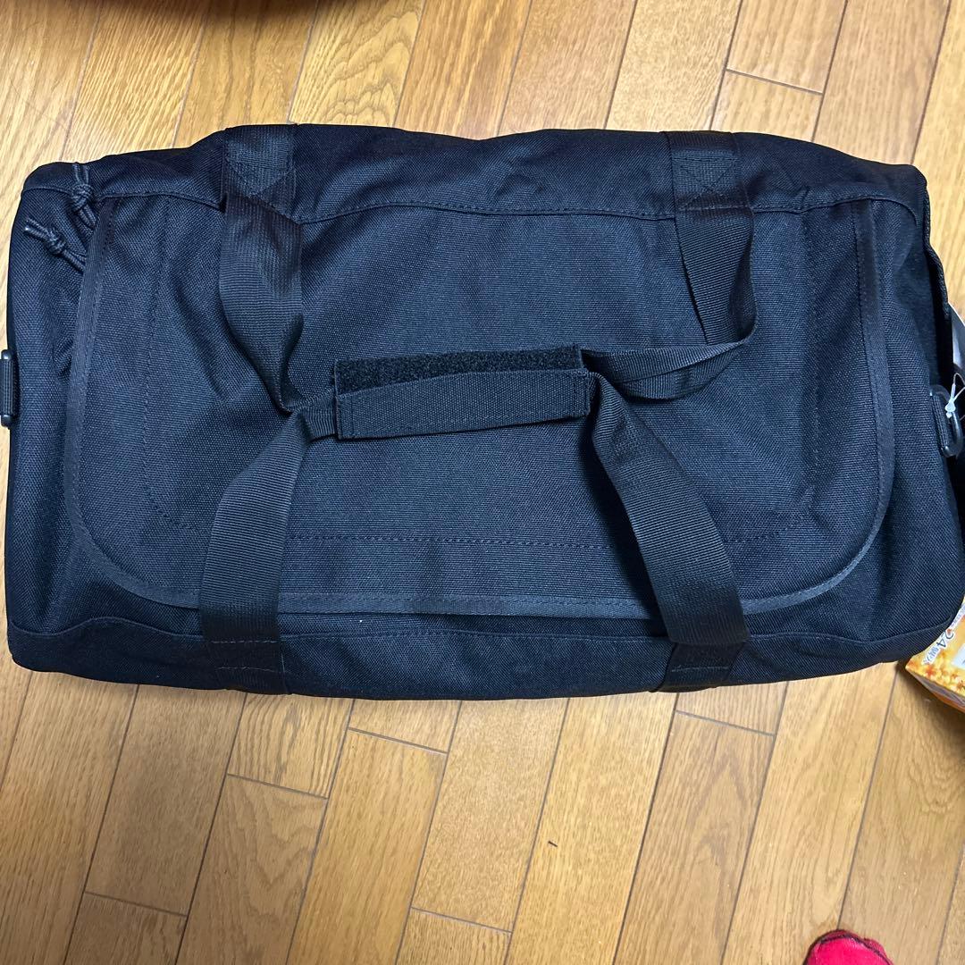 新品　トイマシーン　TOY MACHINE ボストンバッグ　バック　ブラック