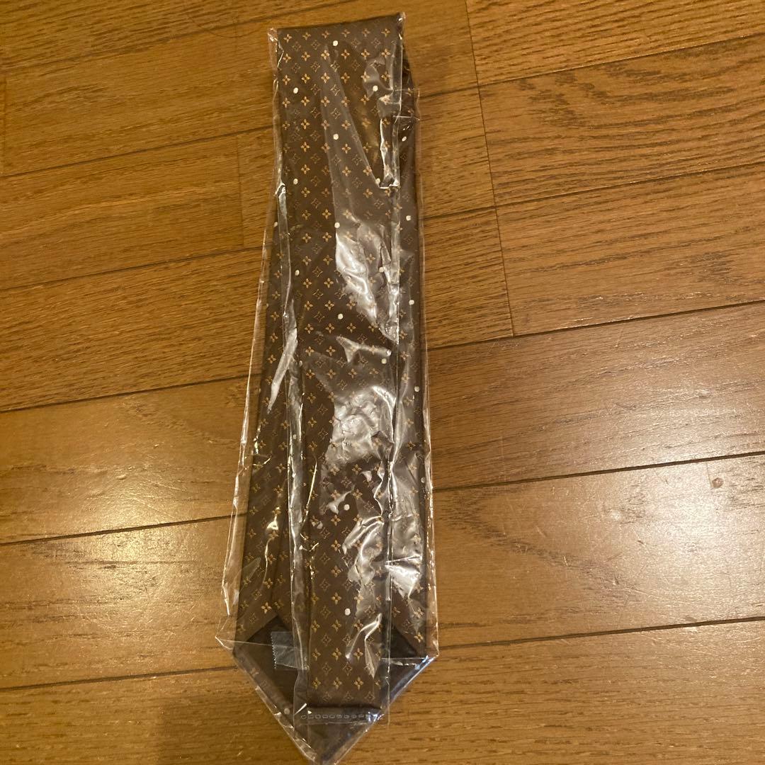 ヴィトン　ネクタイ　モノグラム　ブラウン　クリーニング済み　美品