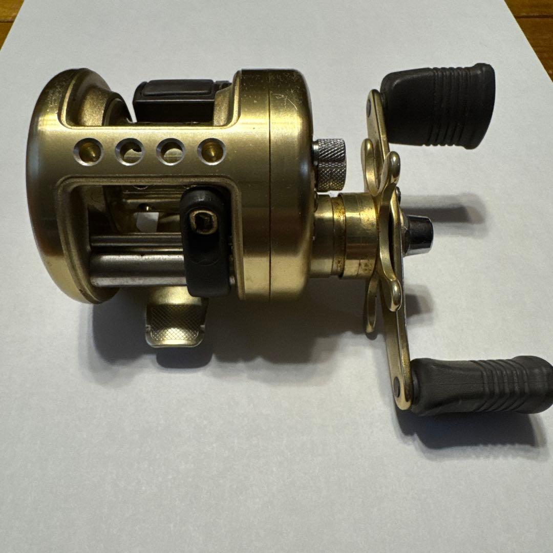 SHIMANO カルカッタCALCUTTA 51XT 左ハンドル