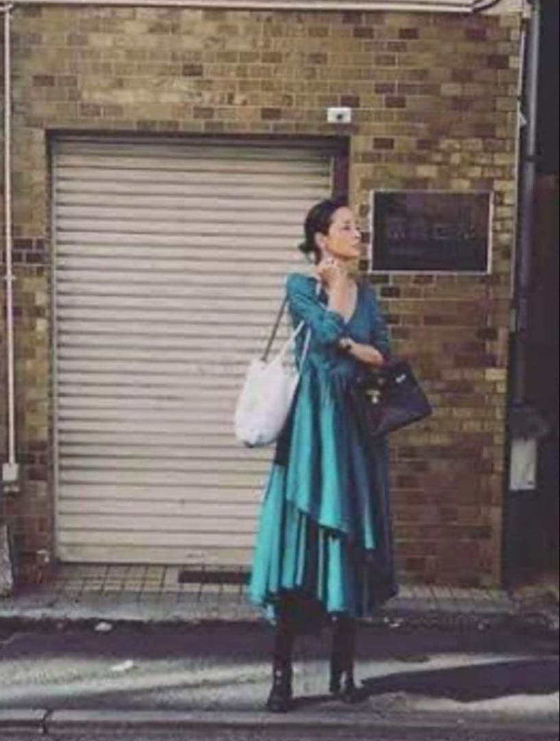 美品　Merlette カシュクールワンピ　巻きスカートワンピース　梨花着用