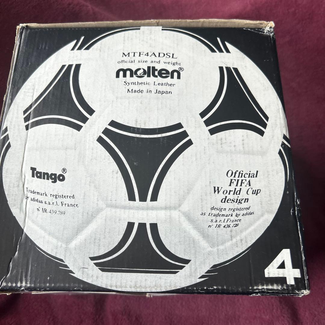 タンゴ　molten サッカーボール 公式 サイズ4 号　ワールドカップデザイン
