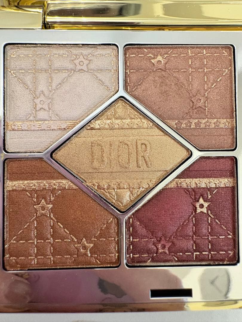 Dior サンククルール 636 ファイアリーサーカス