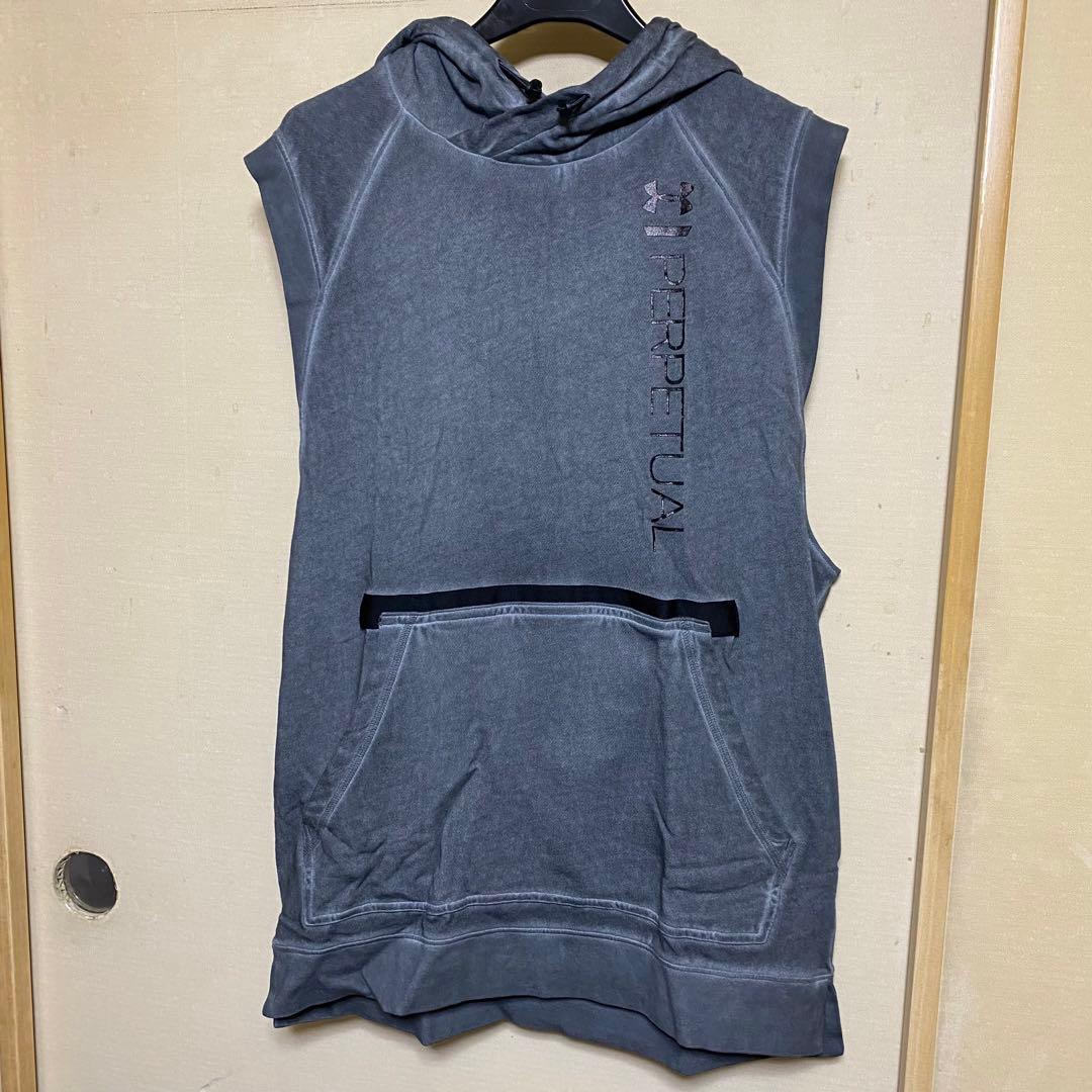 新品　UNDER ARMOUR UAフーディー　LG