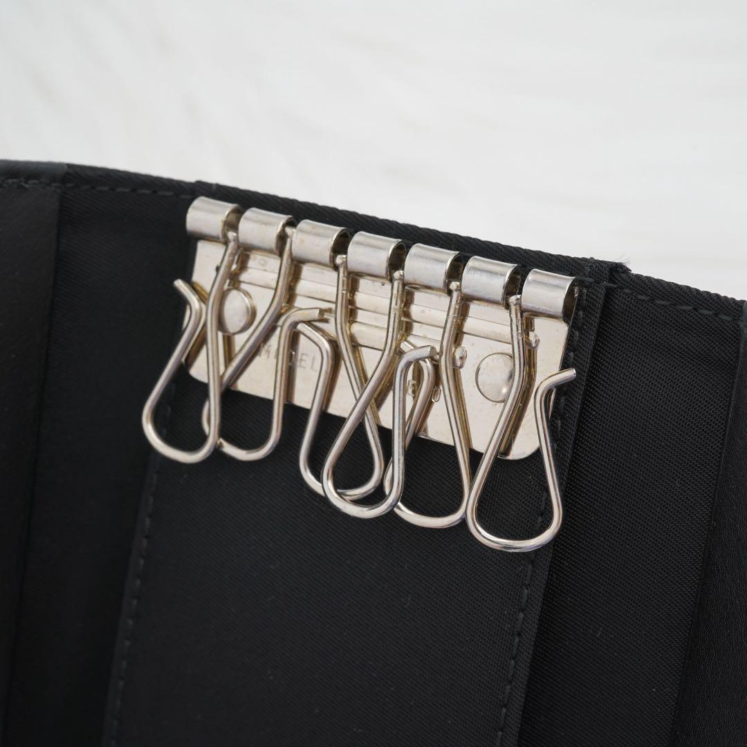 新品未使用品　箱・カード付き　PRADA プラダ　キーケース　三角プレート　黒