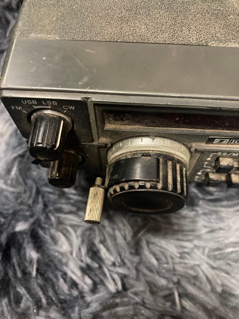 L) 50MHz アマチュア無線機　IC-560