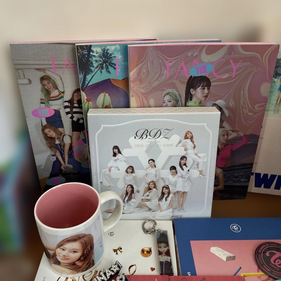 TWICE アルバムセットとグッズ、トレカまとめ売り