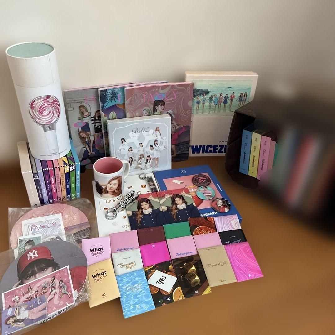 TWICE アルバムセットとグッズ、トレカまとめ売り