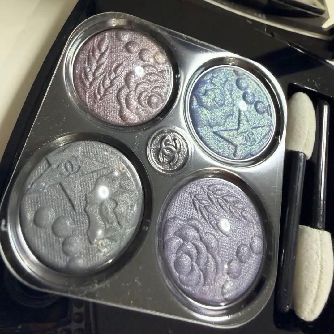 CHANEL 4色アイシャドウパレット ニュイ アストラル 397