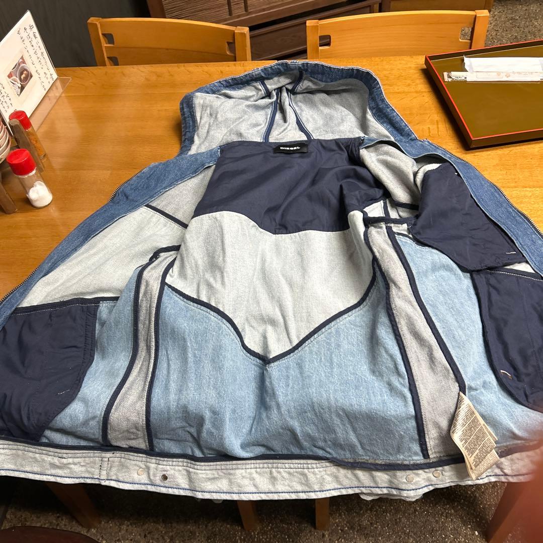 フード付きデニムジャケット