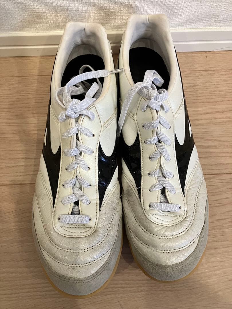 Mizuno MORELIA フットサルシューズ ホワイト/ブラック