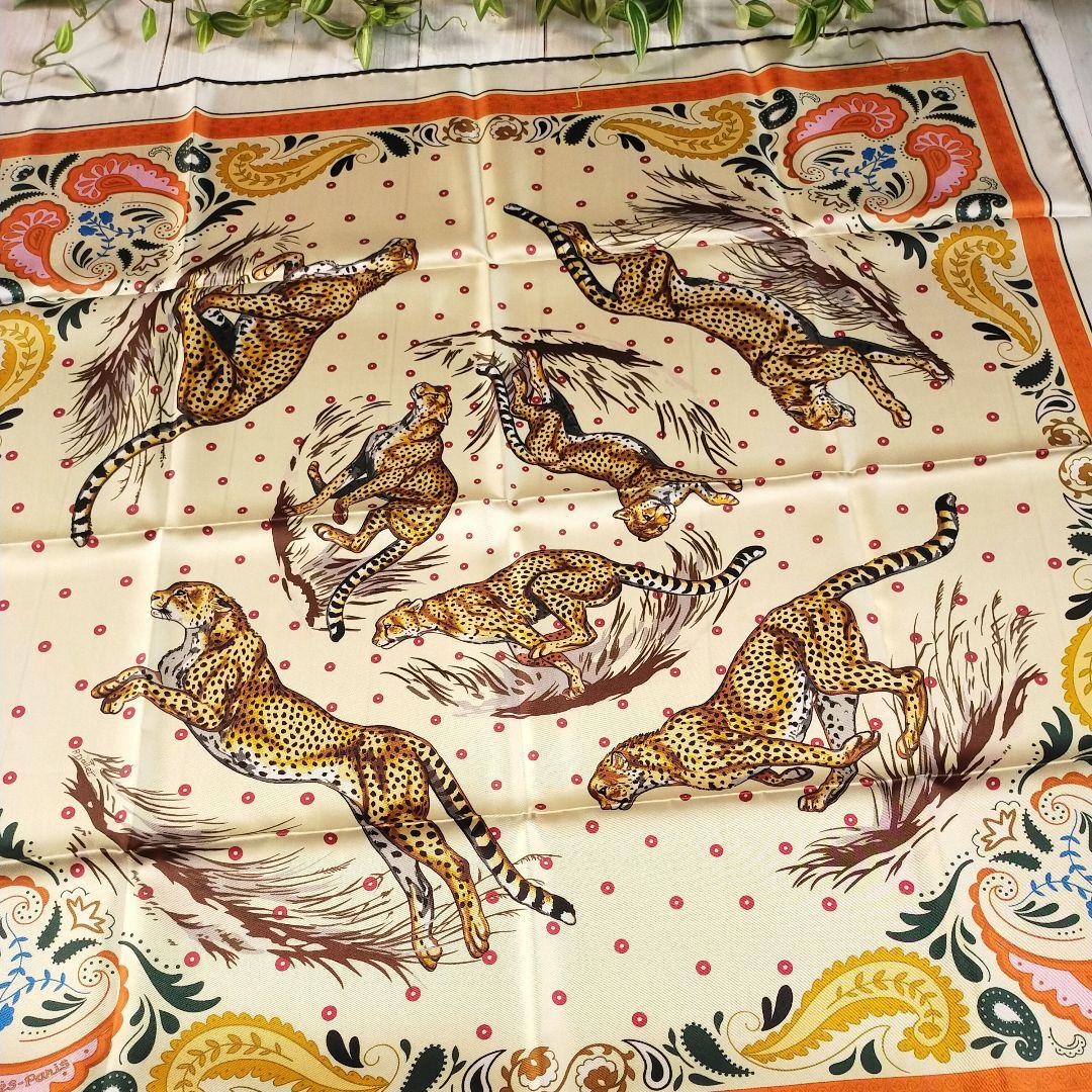 ☘️新品 紙タグ☘️ 現行品　ダブルフェイス　カレ90　チーター