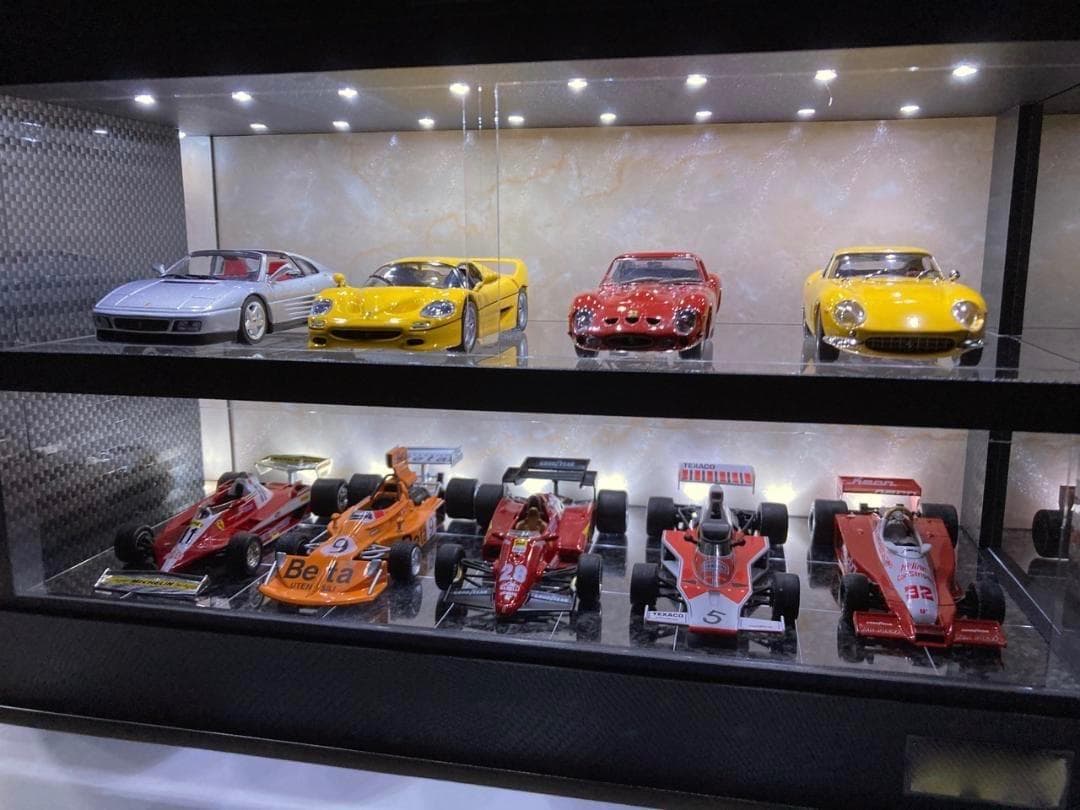 よーちんオーダー品・階段付2層式・ディスプレーBOX / ネオジオラマ
