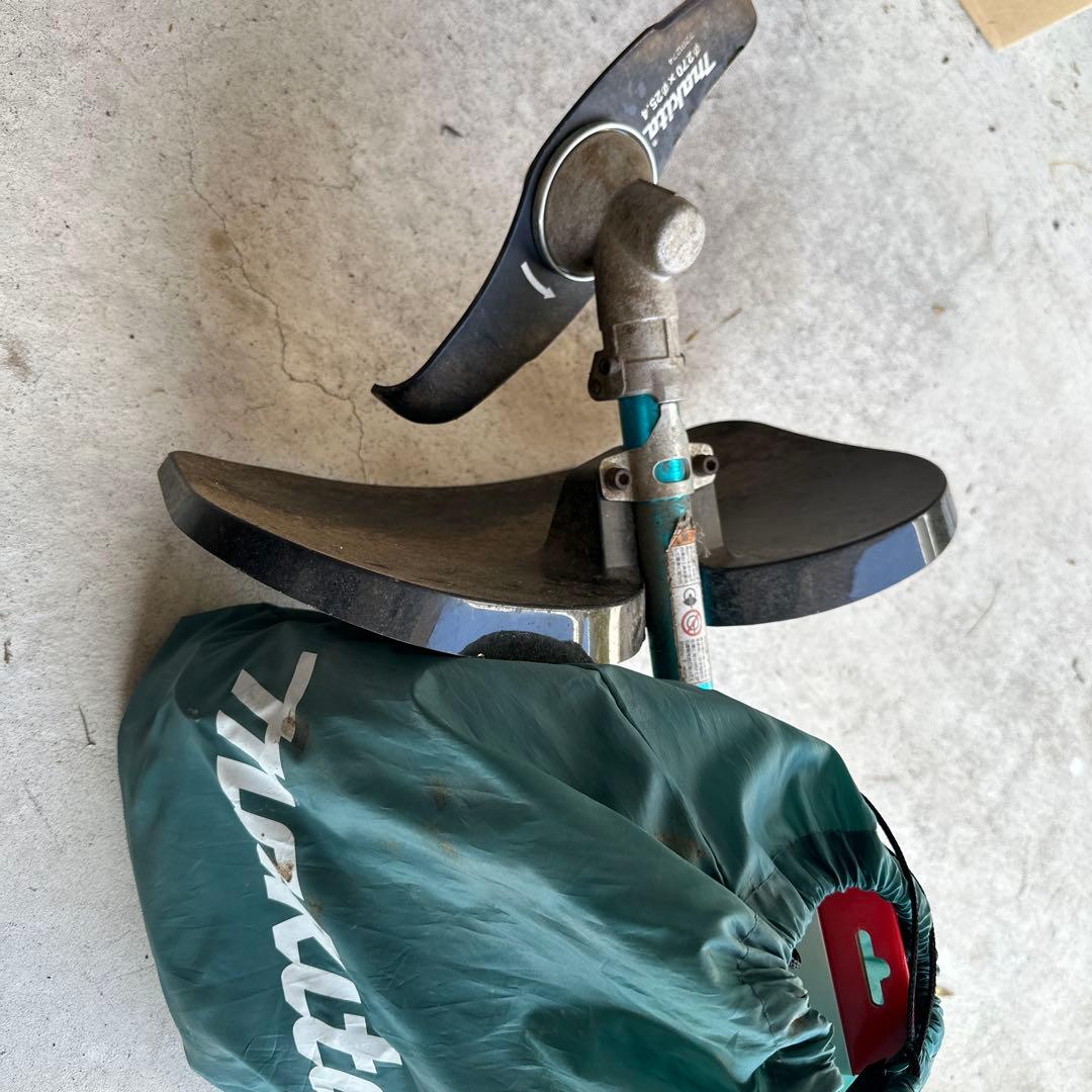Makita 充電式草刈機モデルMUR012G 80v