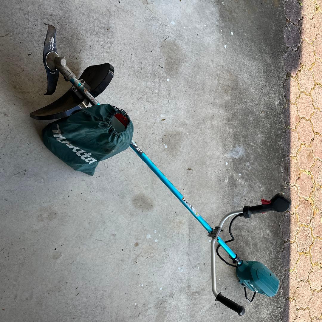Makita 充電式草刈機モデルMUR012G 80v