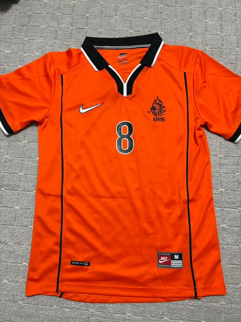 Nike BERGKAMP 8 オレンジシャツ M