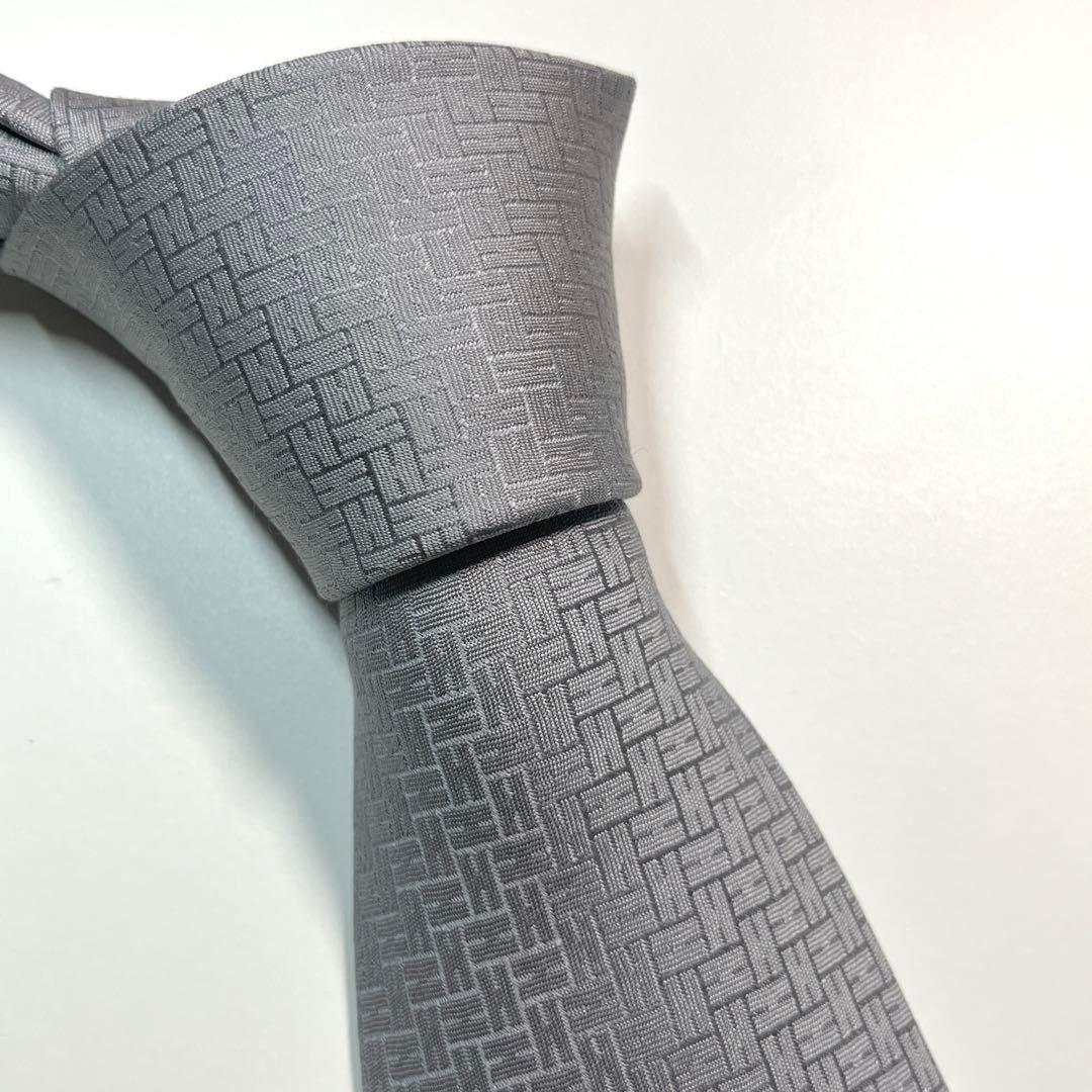 ✨美品✨HERMES エルメス　ネクタイ　高級シルク　ファソネ H柄 グレー