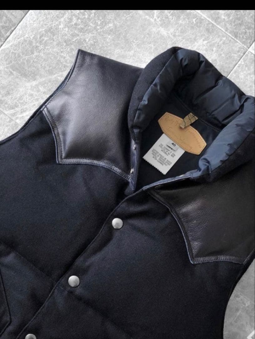 【極美品】ネイビー ROCKY MOUNTAIN ダウンベスト