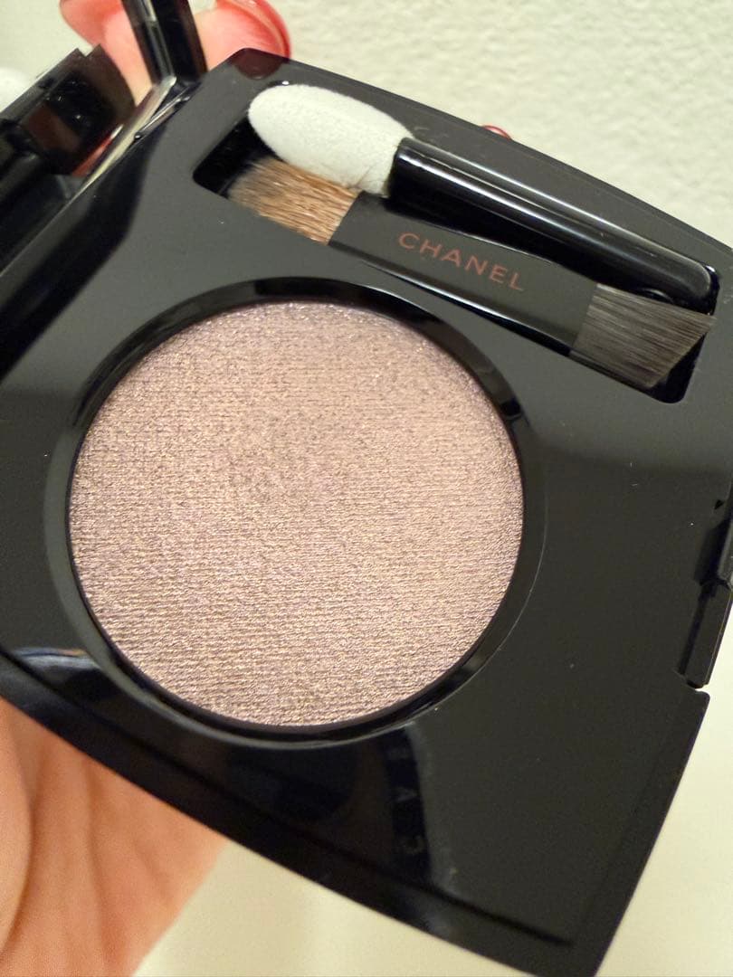CHANEL オンブルエサンシエル257グリローズ　アイシャドウ