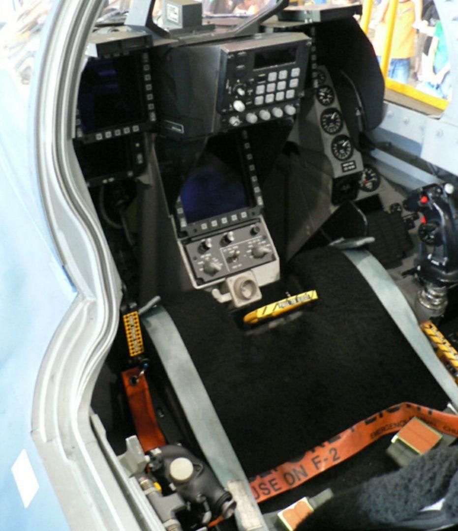 スラストマスター HOTAS COUGAR USBフライトコントローラー