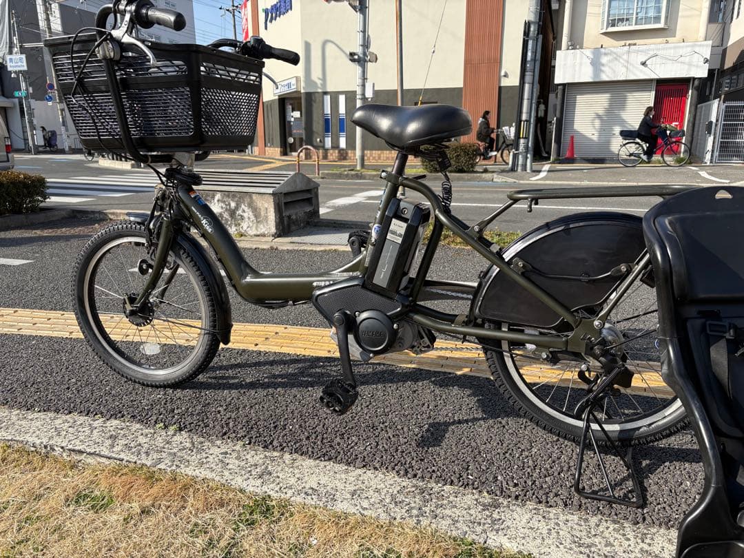 中古20㌅YAMAHA電動アシスト自転車　8.9Ah 大阪　083