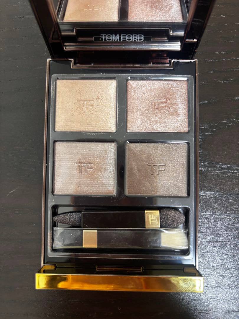 スウォッチ使用のみTOM FORD アイカラークワッド 03 ヌードディップ