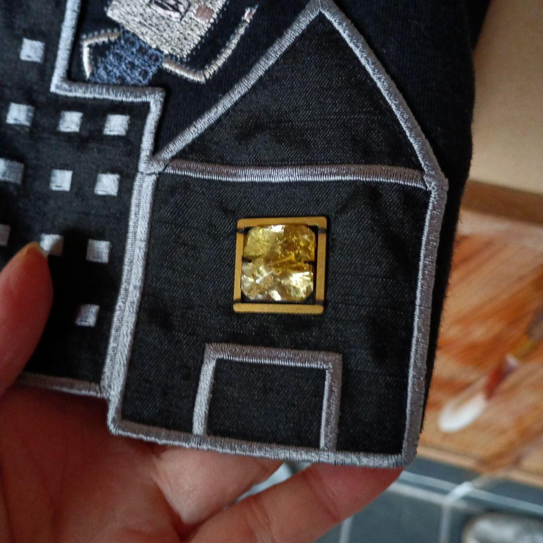 刺繍デザイン フード付きパーカー 黒