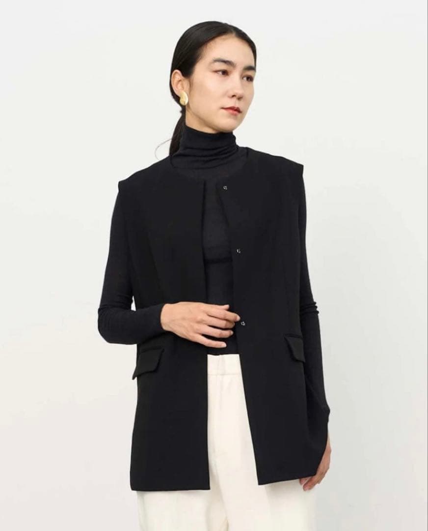 SOEJU ソージュ　クルーネックジレ　ブラック　Mサイズ　パンツも出品あり