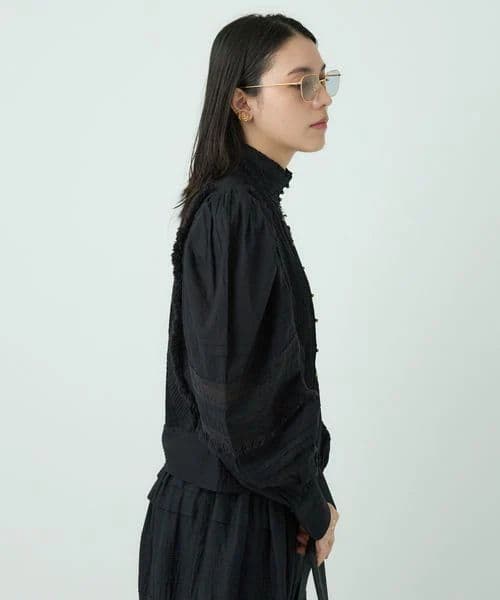 大特価　美品　エッサウィラブラウス　ブラック