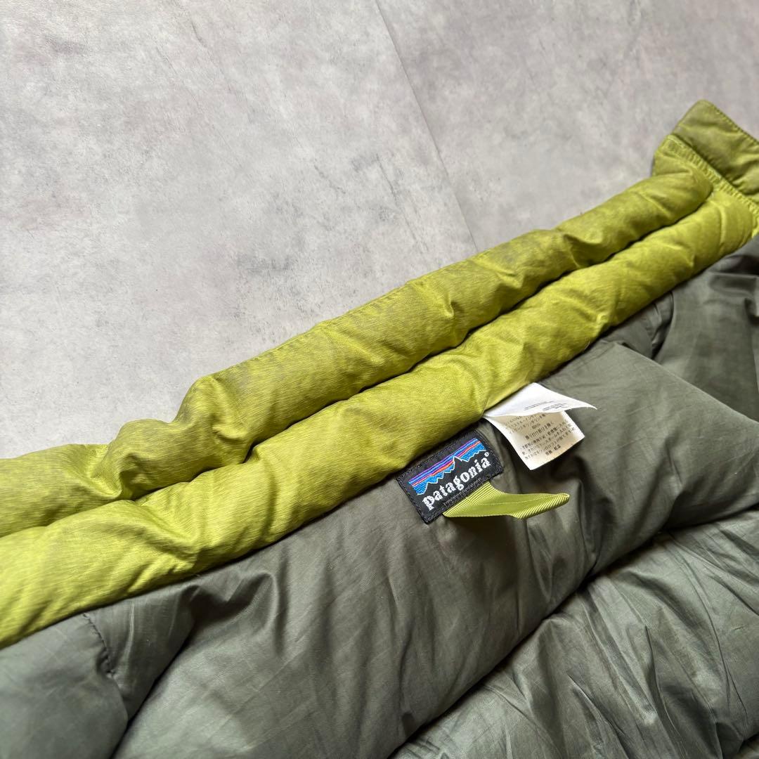 00s Patagonia オリーブグリーン ダウンベスト　ゲッコーグリーン