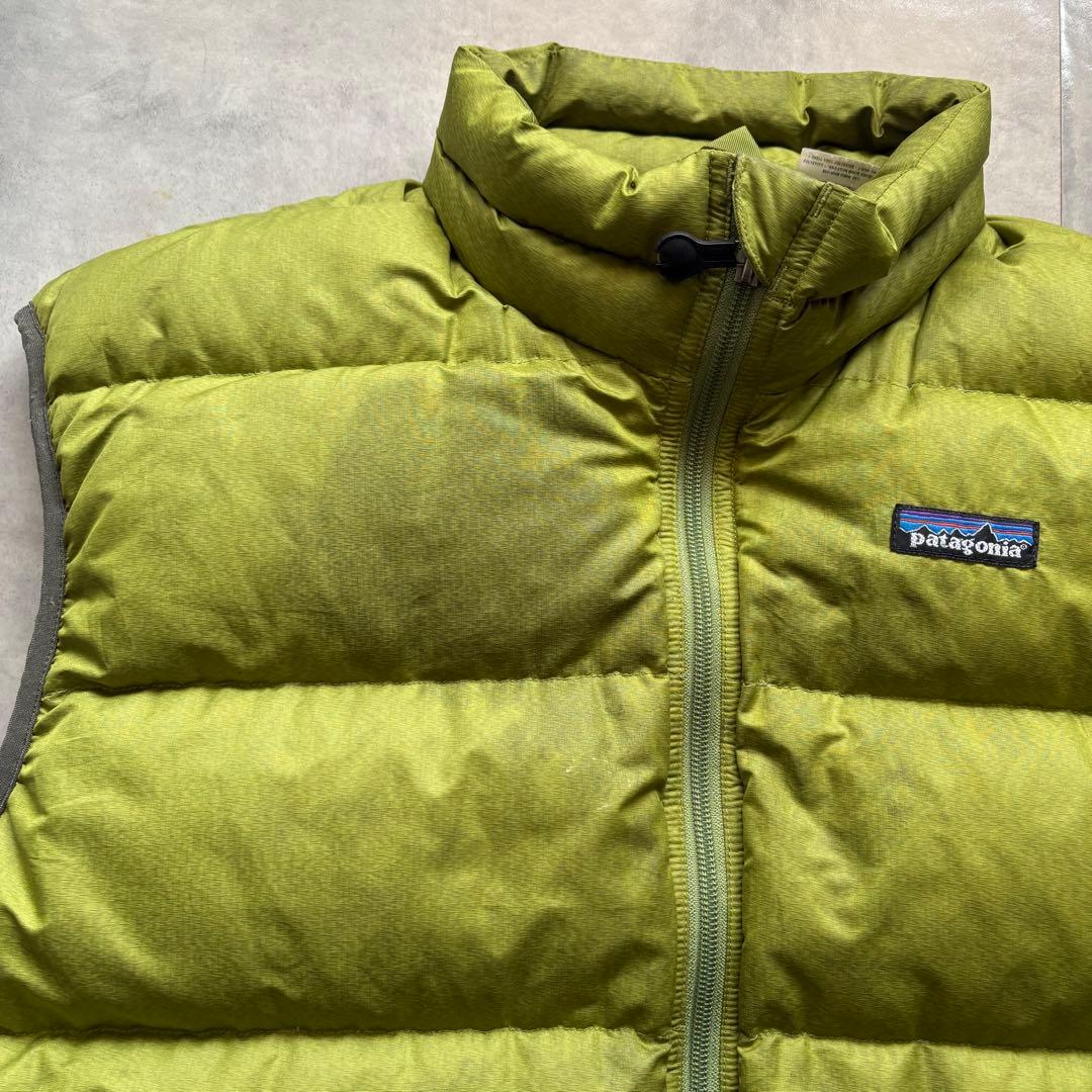 00s Patagonia オリーブグリーン ダウンベスト　ゲッコーグリーン