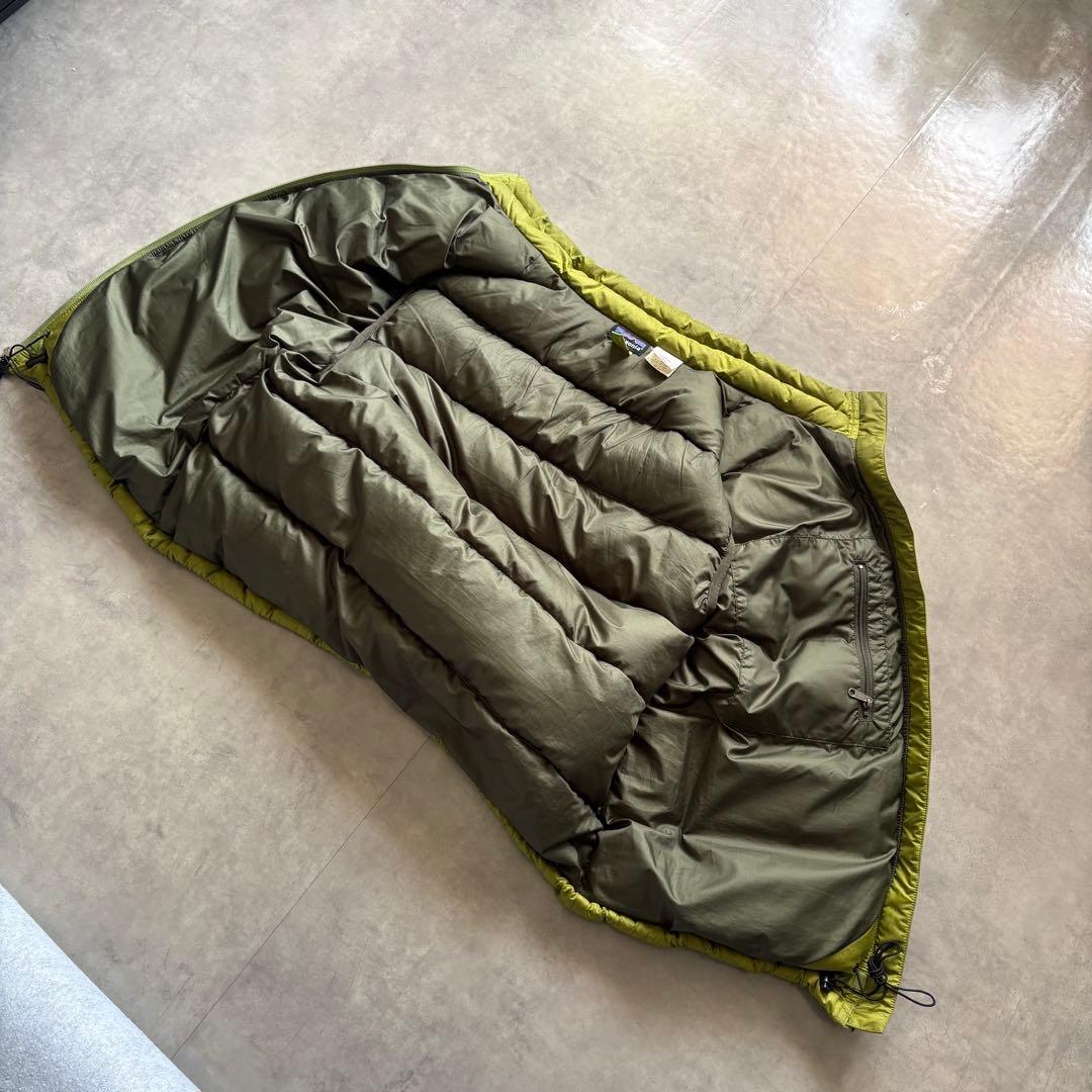 00s Patagonia オリーブグリーン ダウンベスト　ゲッコーグリーン