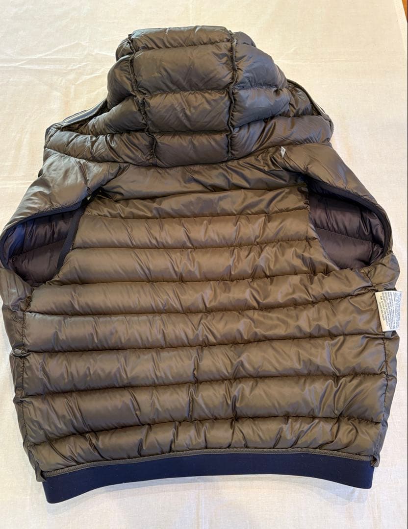 MONCLER フード付きダウンベスト ネイビー　モンクレール