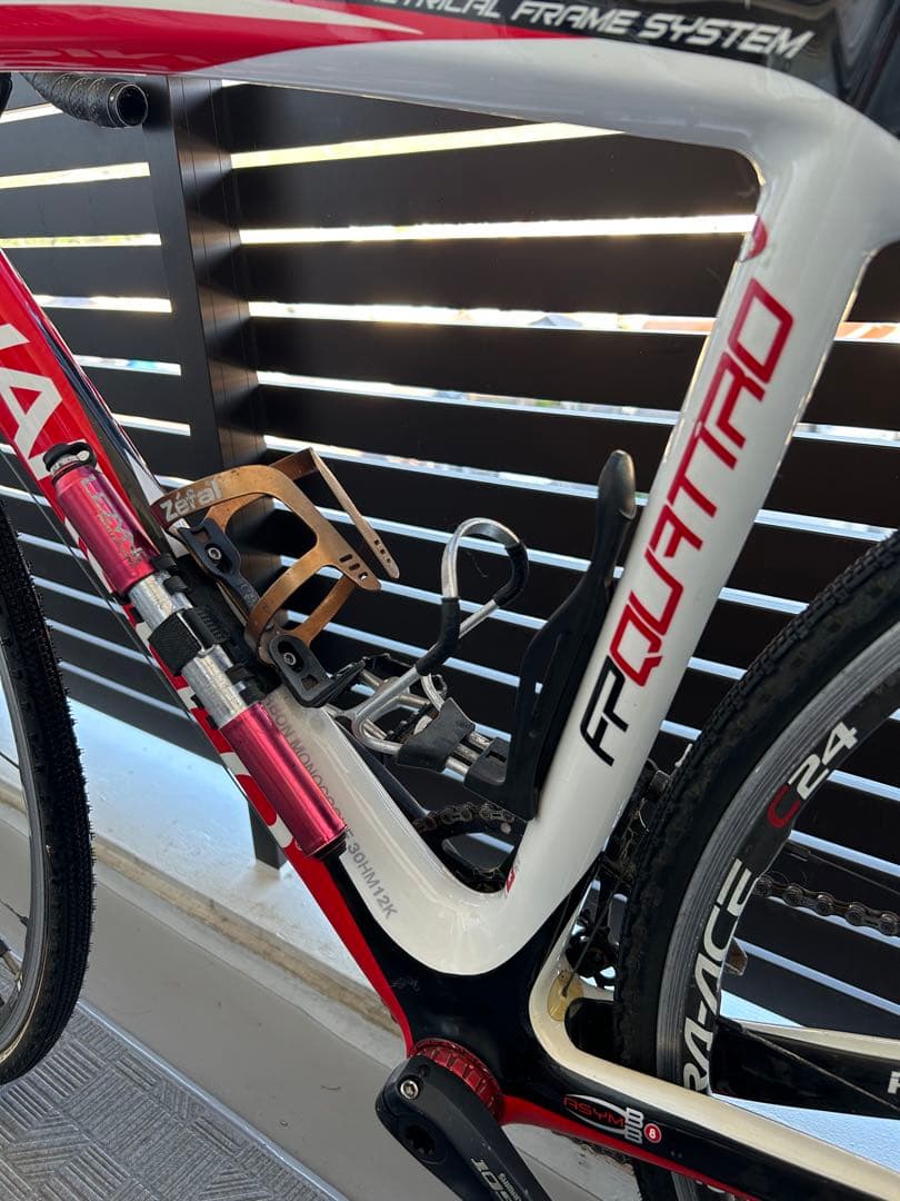 引取限定 PINARELLO FP QUATTRO ロードバイク