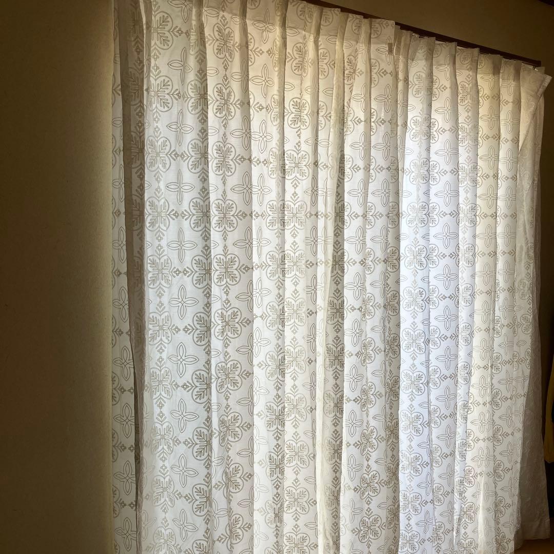 びっくりカーテン　モロッカン　北欧　刺繍　レースカーテン123×207 2枚