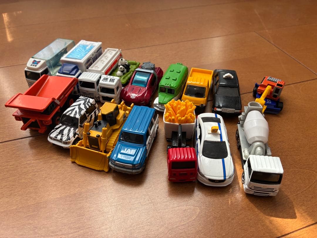 トミカ　まとめ売り　66台　バイク　ヘリコプター　スヌーピー　スポーツカー